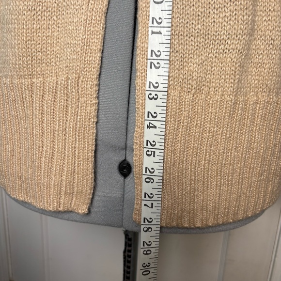 NWOT-woman’s V-neck, beige soft sweater, oversized relaxed fit UK-10-EU-38-US-6 - Picture 8 of 16